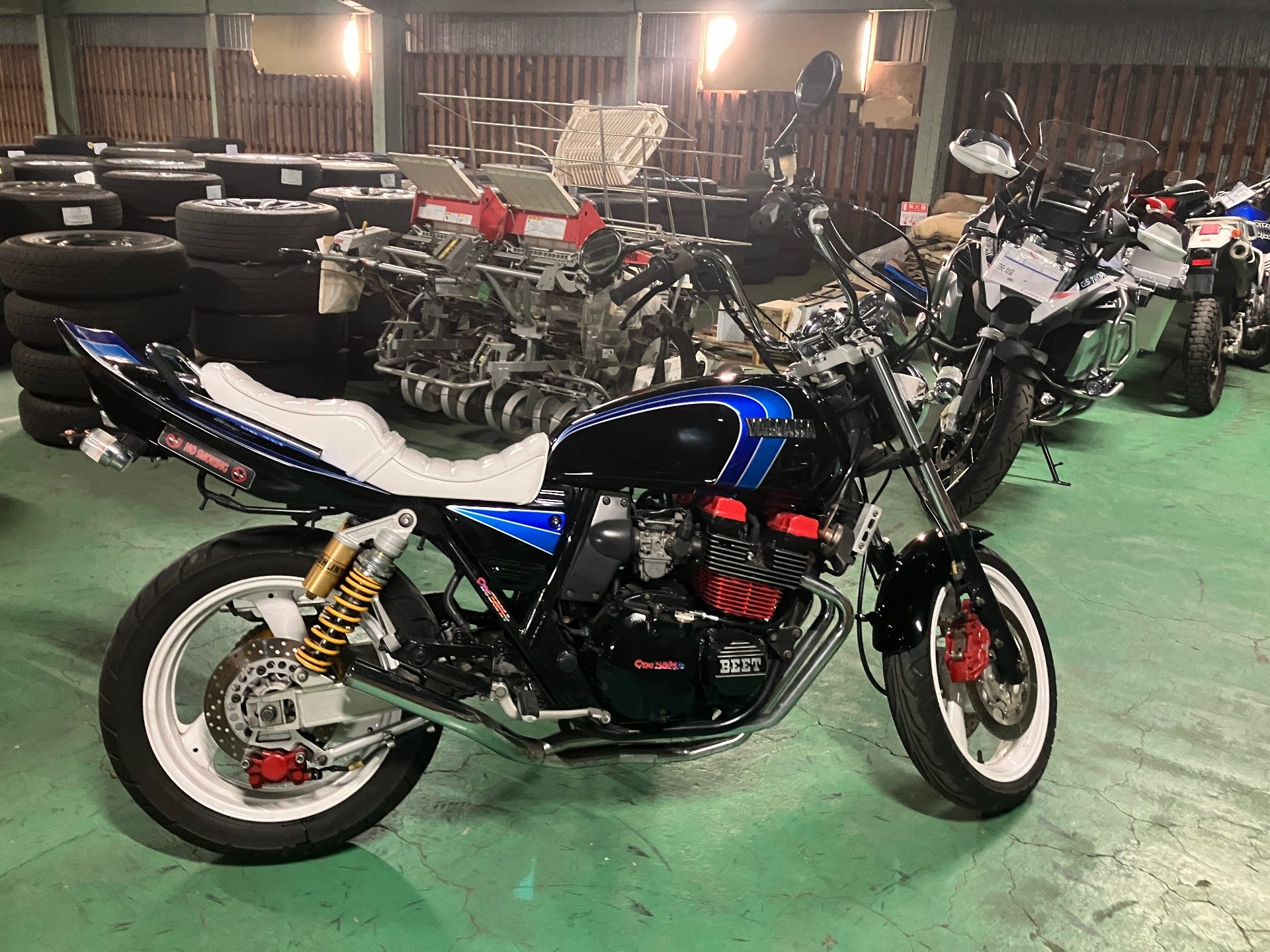 Yamaha XJR400