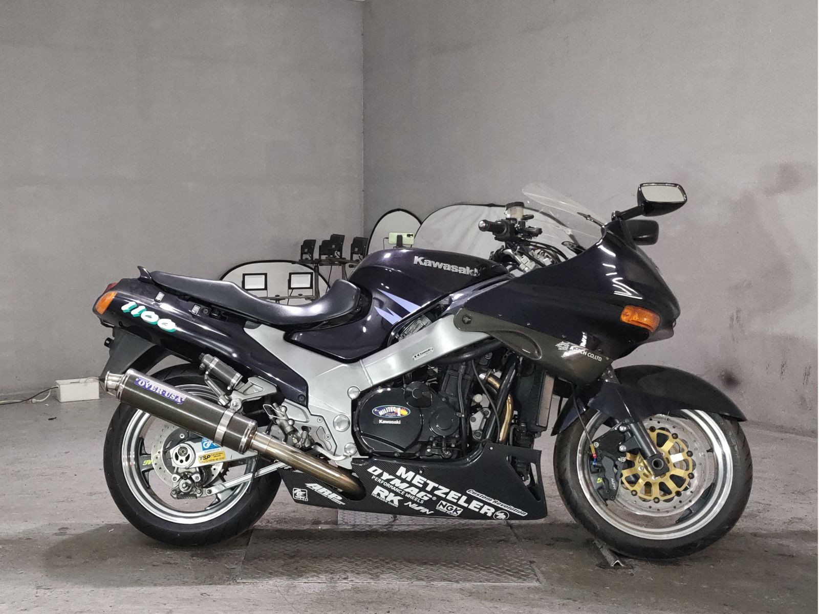 Kawasaki ZZR1100