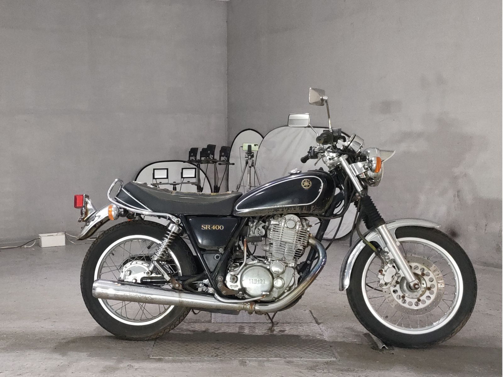 Yamaha SR400-1