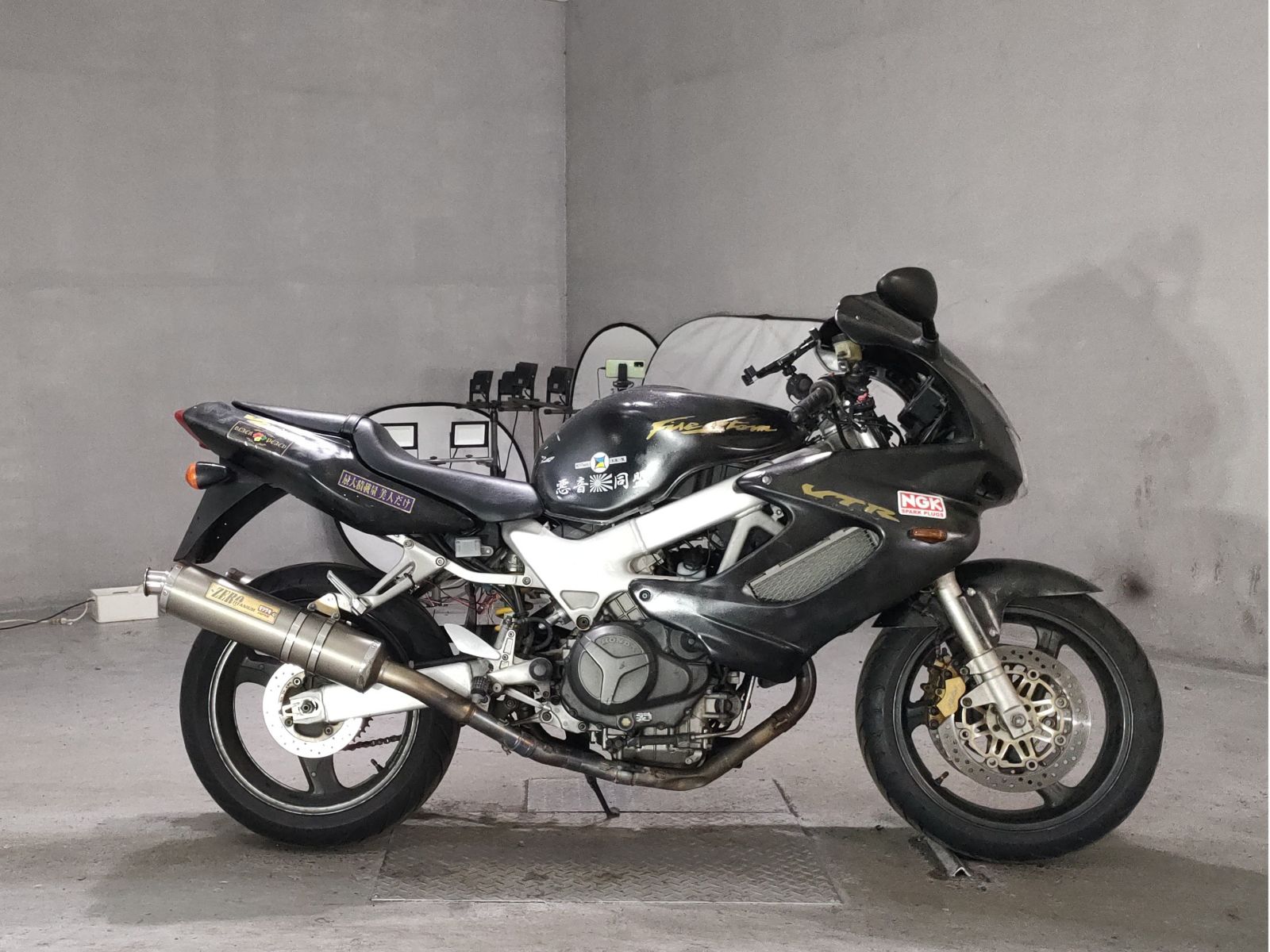 Honda VTR1000F