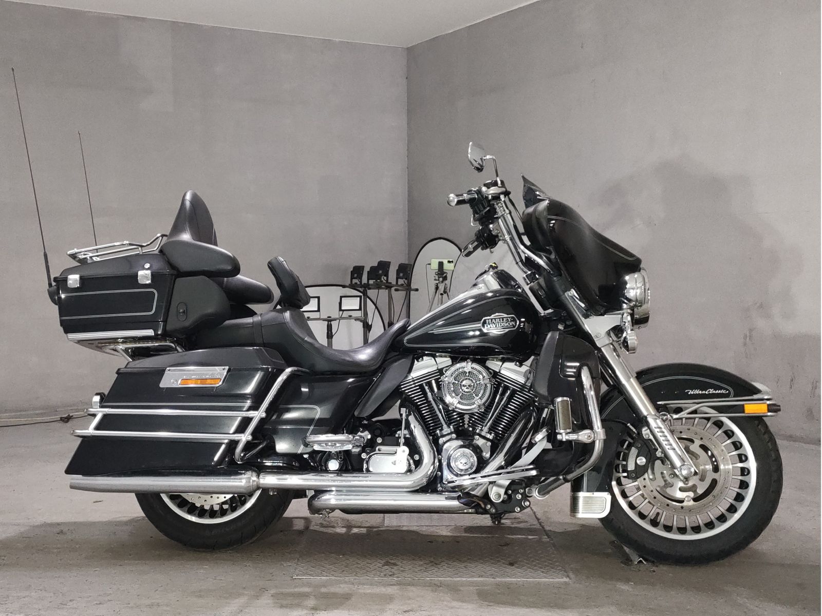 Harley-Davidson HARLEY FLHTCU1580
