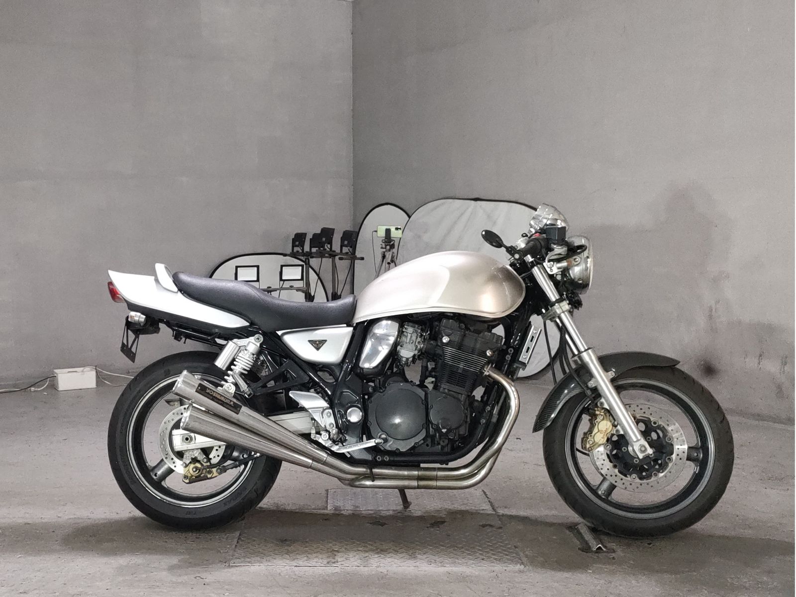 Suzuki INAZUMA 400