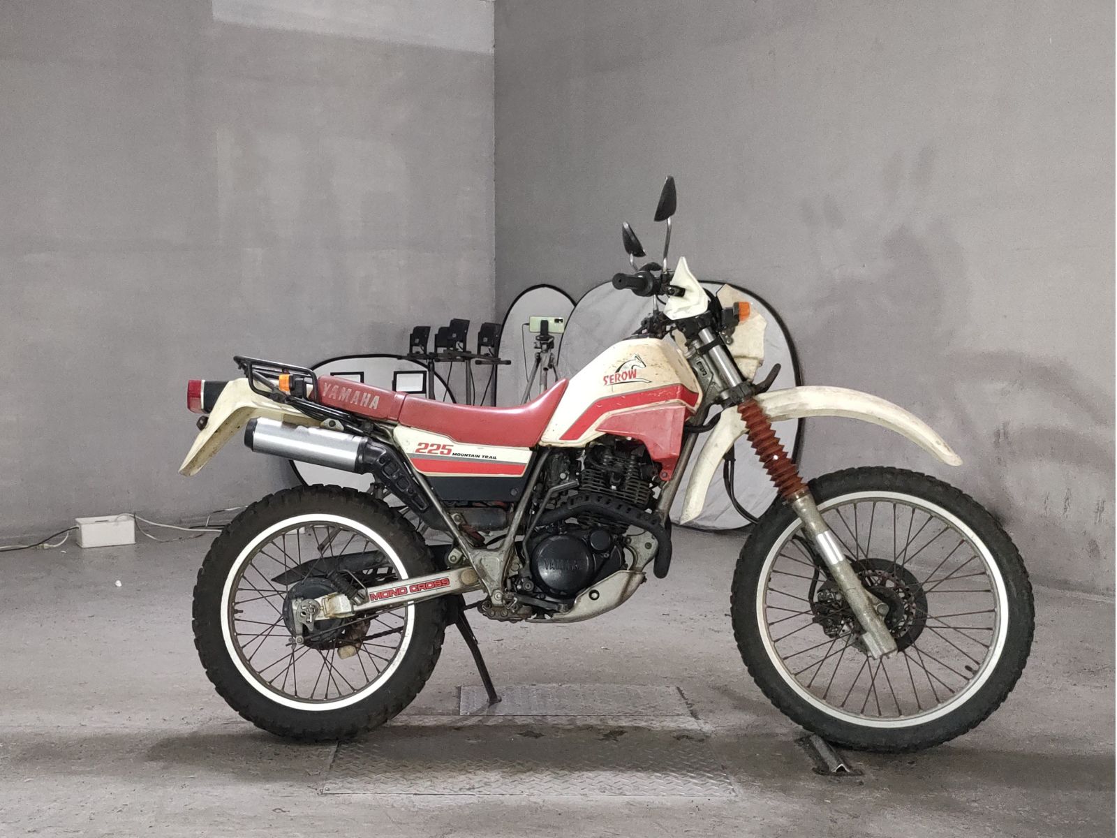 Yamaha SEROW 225