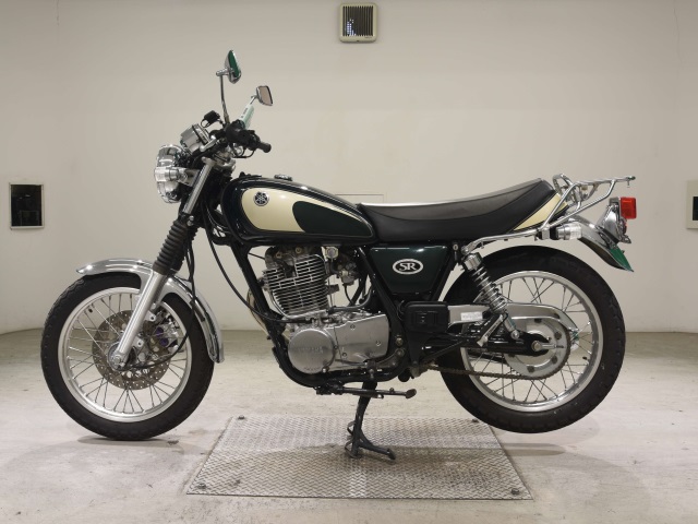 Yamaha SR400-3