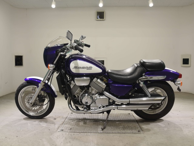 Honda MAGNA 750