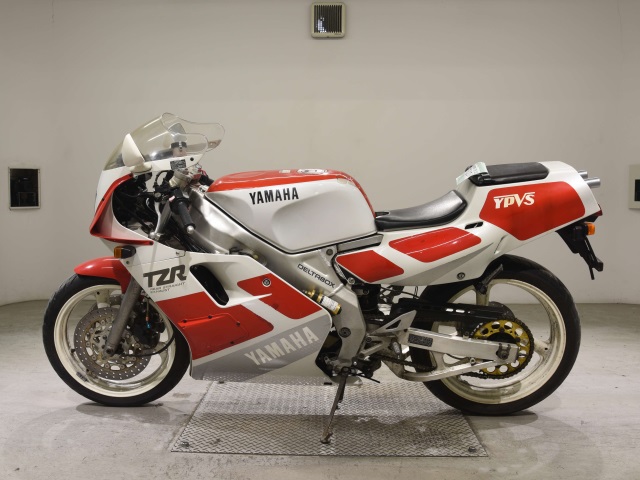 Yamaha TZR250-3