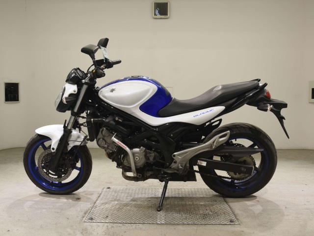 Suzuki GLADIUS400