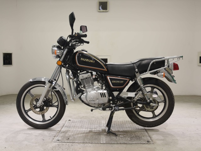 Suzuki GN125-2F