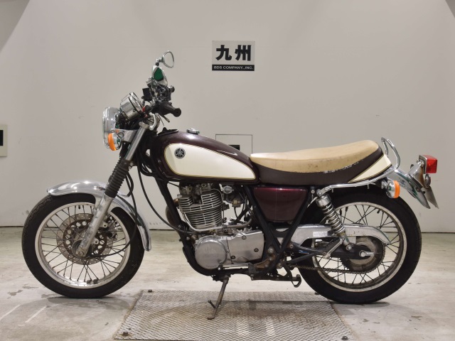 Yamaha SR400-3