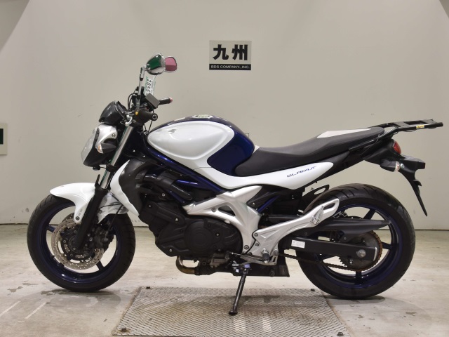 Suzuki GLADIUS400