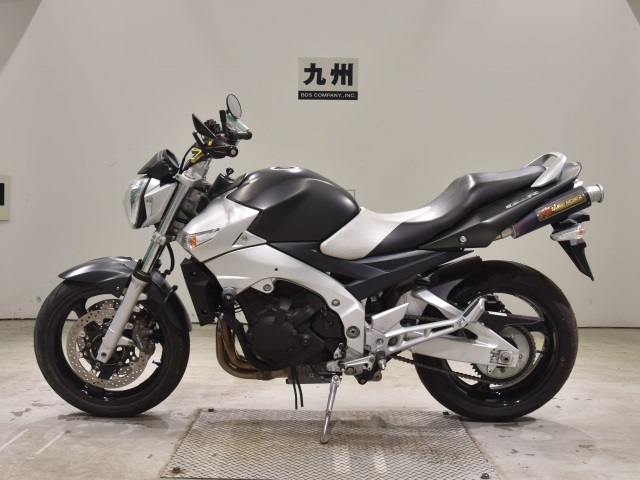 Suzuki GSR400