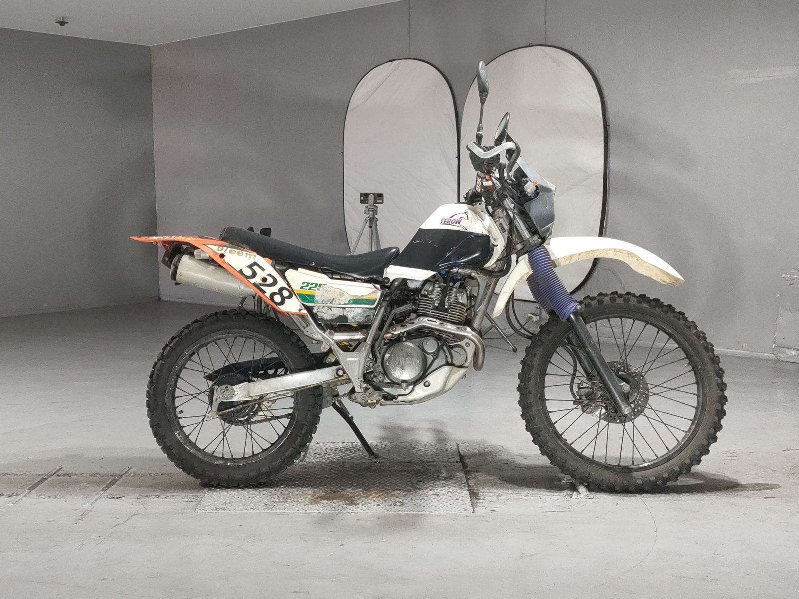 Yamaha SEROW 225