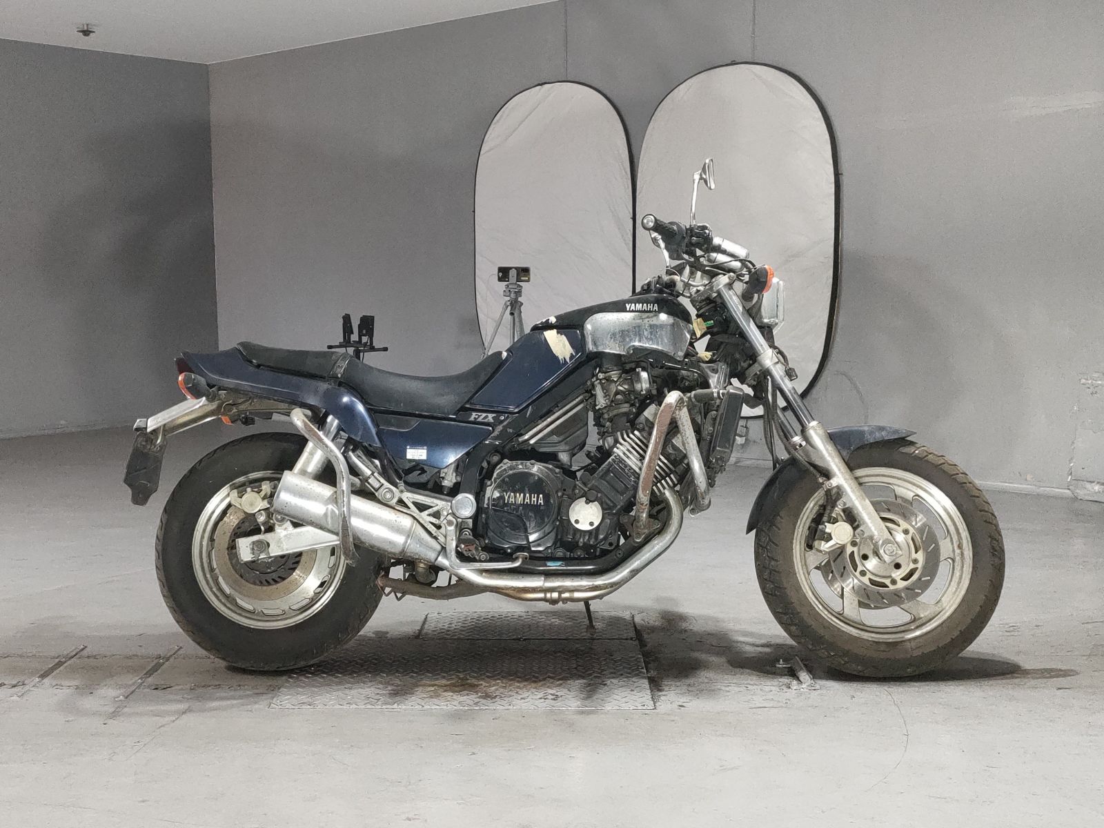 Yamaha FZX750