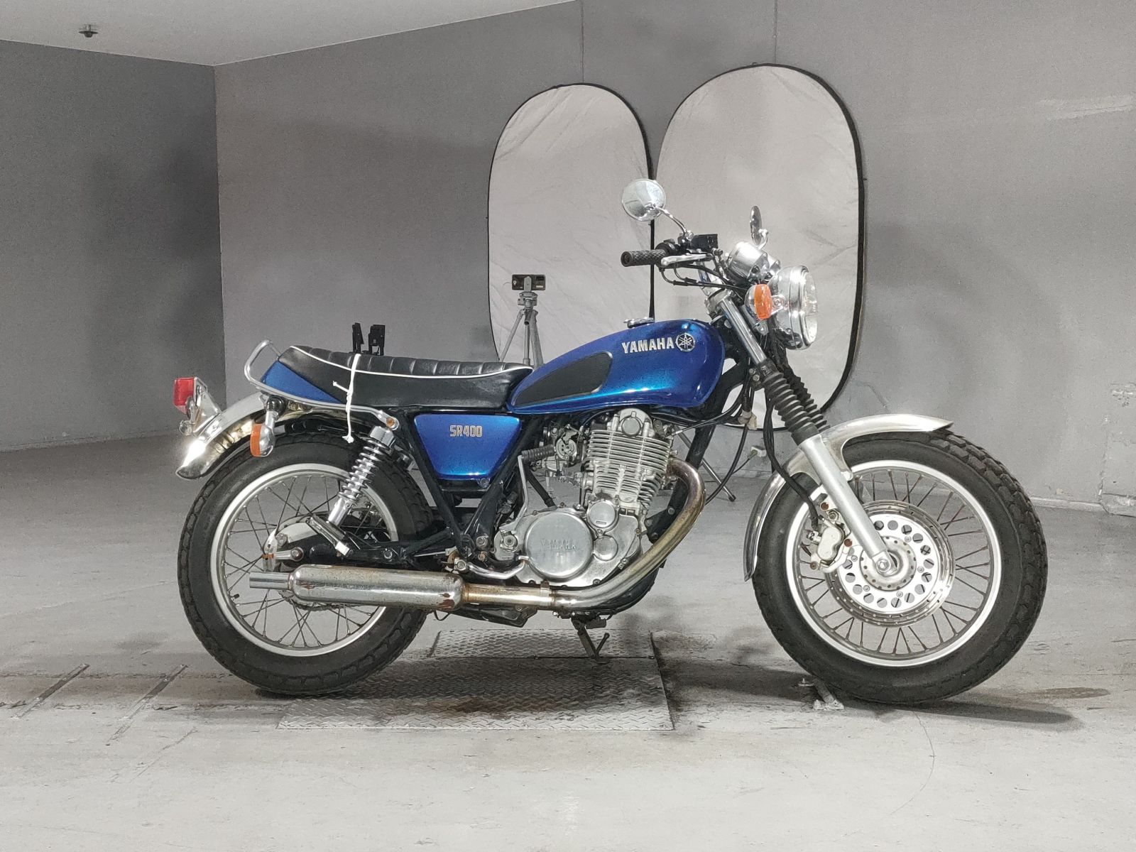 Yamaha SR400-1