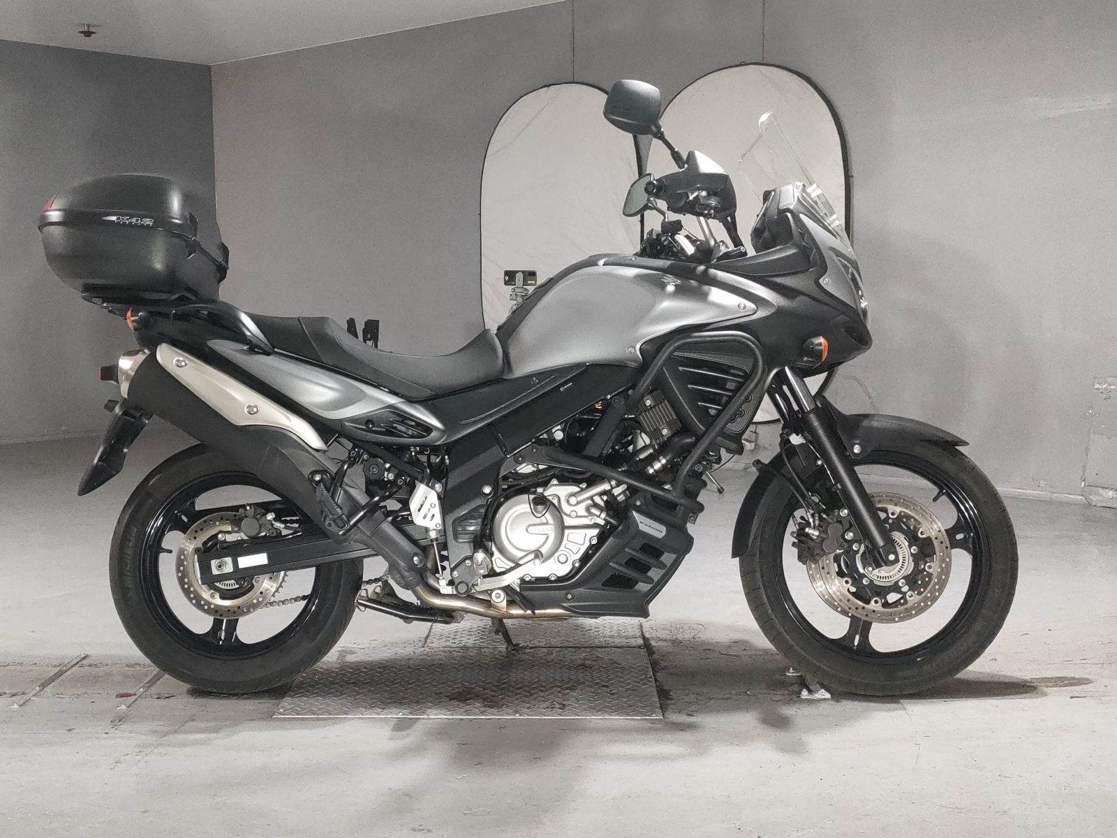 Suzuki V STROM650