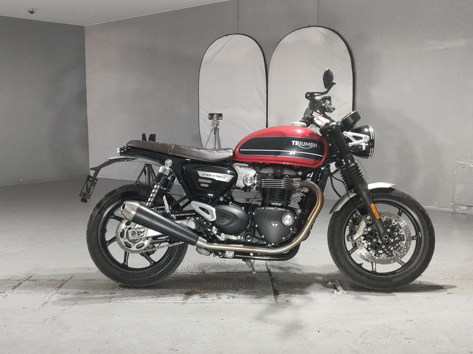 OTHER TRIUMPH SPEED TWIN