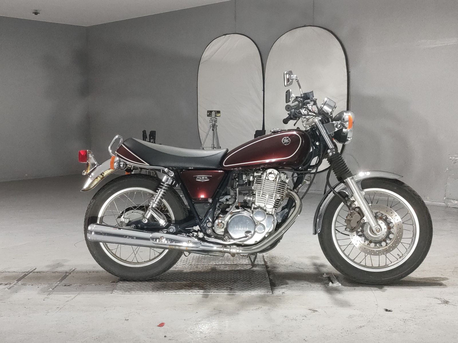 Yamaha SR400-1