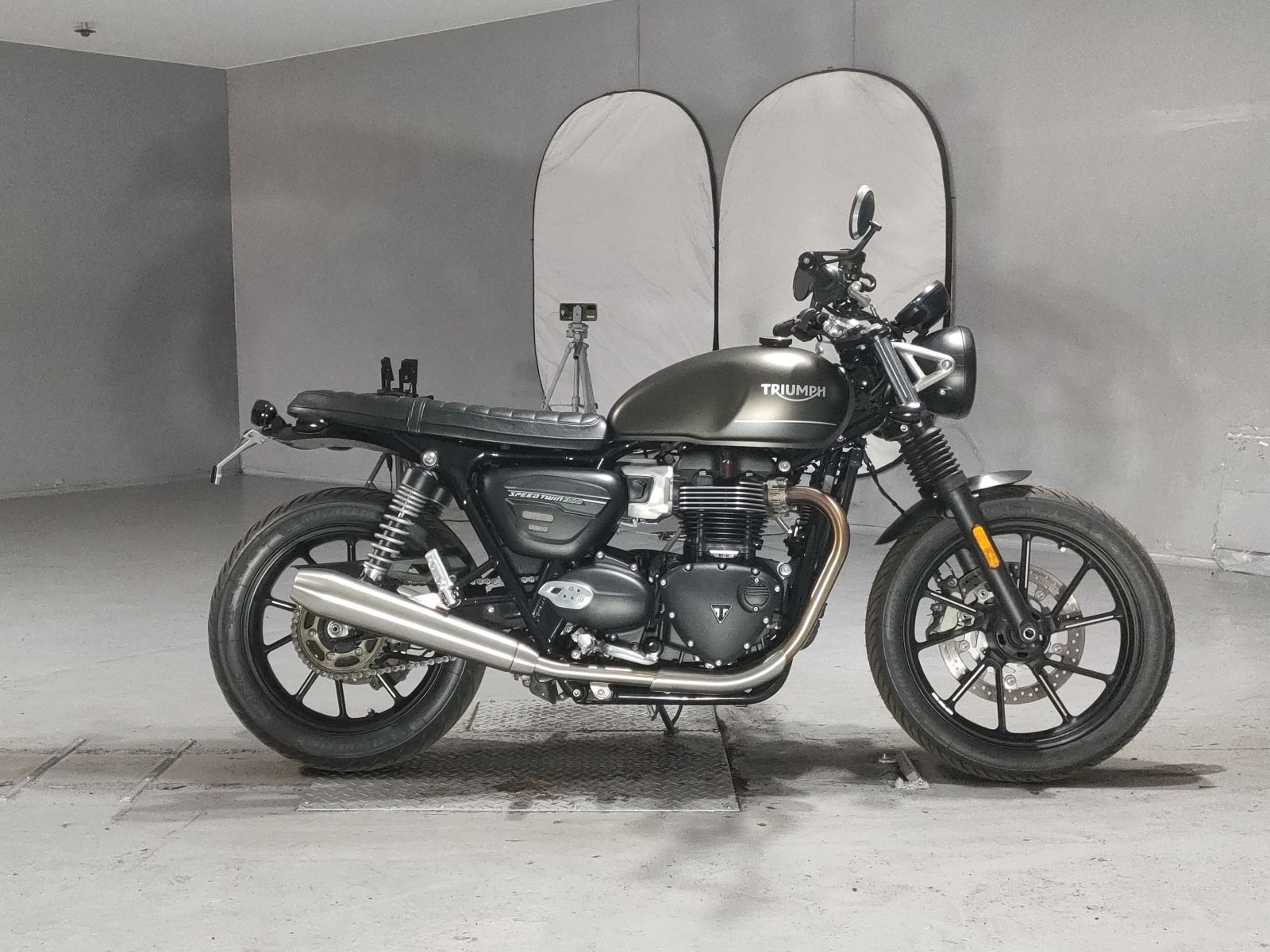 OTHER TRIUMPH SPEED TWIN 900