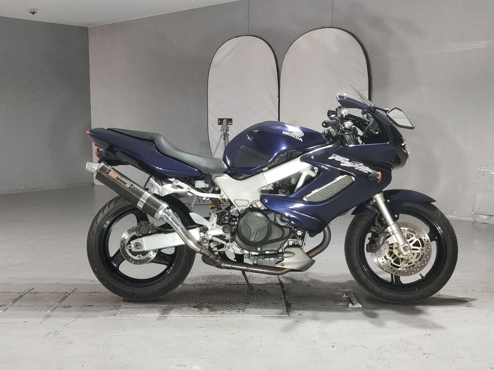 Honda VTR1000F