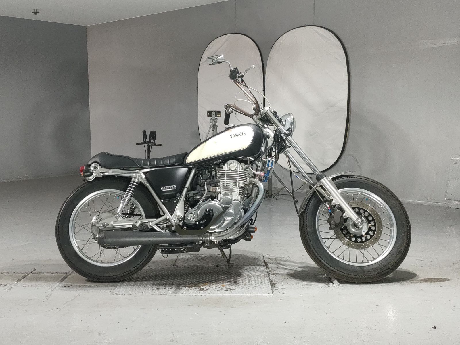 Yamaha SR400-1