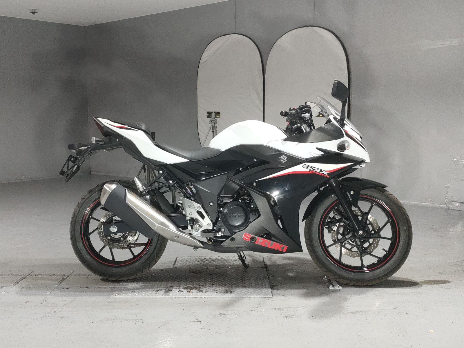 Suzuki GSX250R