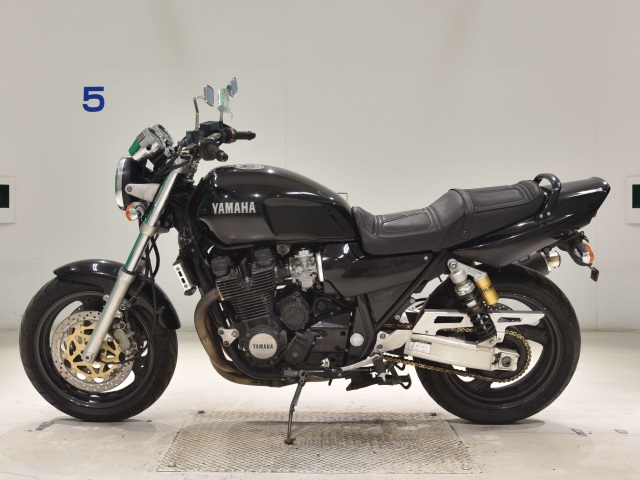 Yamaha XJR1200