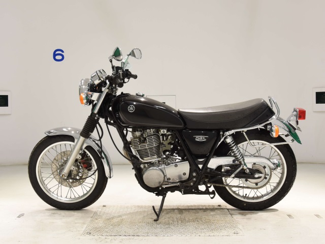 Yamaha SR400-4