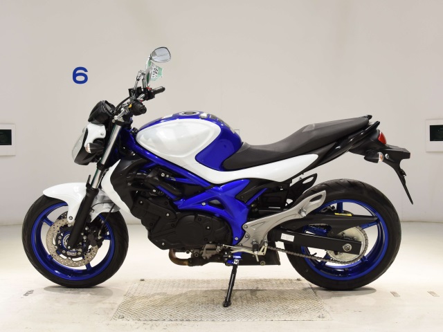 Suzuki GLADIUS400