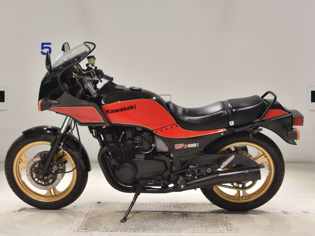 Kawasaki GPZ400F