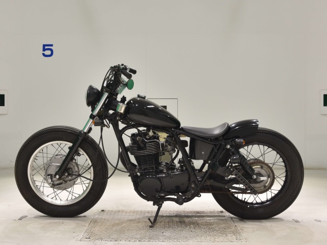 Yamaha SR400-2