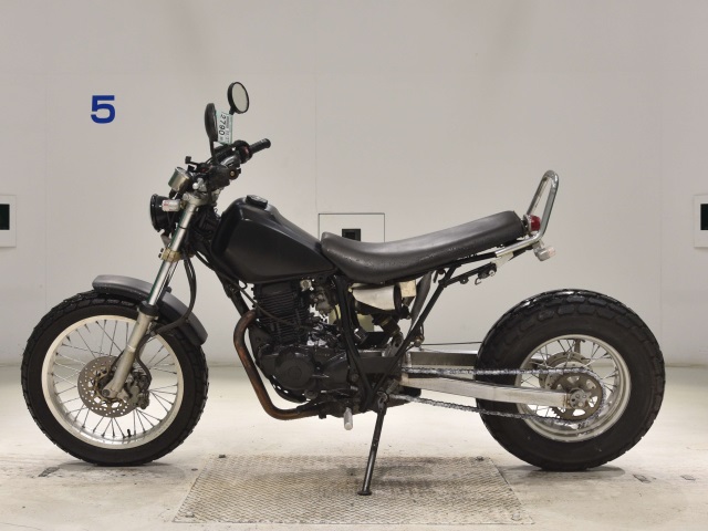 Yamaha TW225