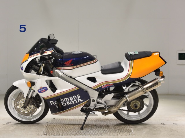 Honda RVF400