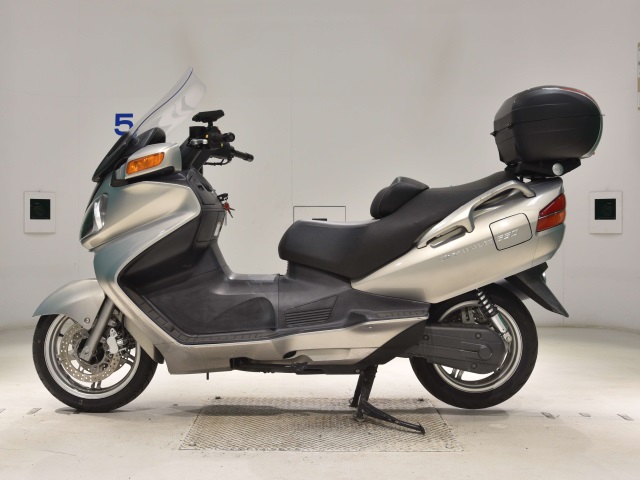 Suzuki SKYWAVE 650