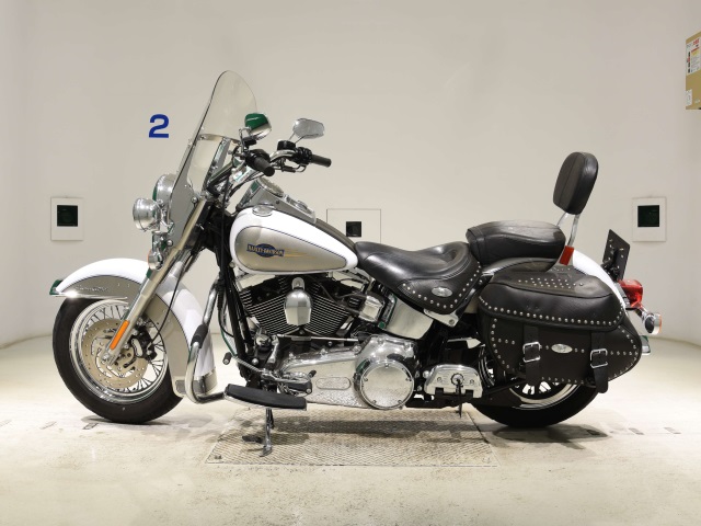 Harley-Davidson HARLEY FLSTC1580