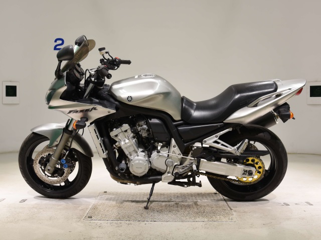 Yamaha FZS1000 FEATHER
