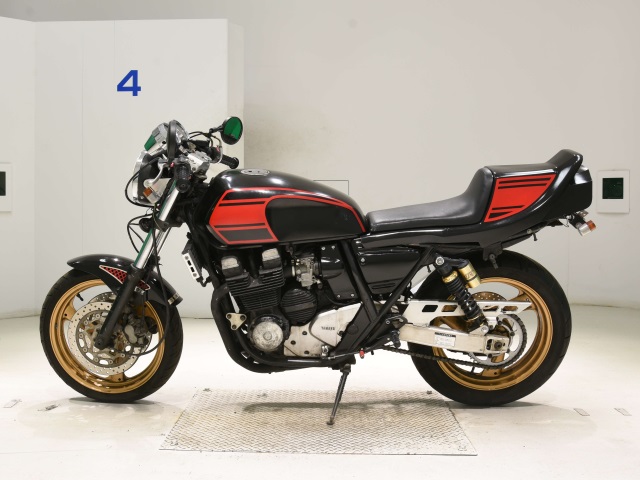 Yamaha XJR400