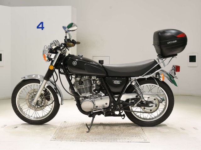 Yamaha SR400-4