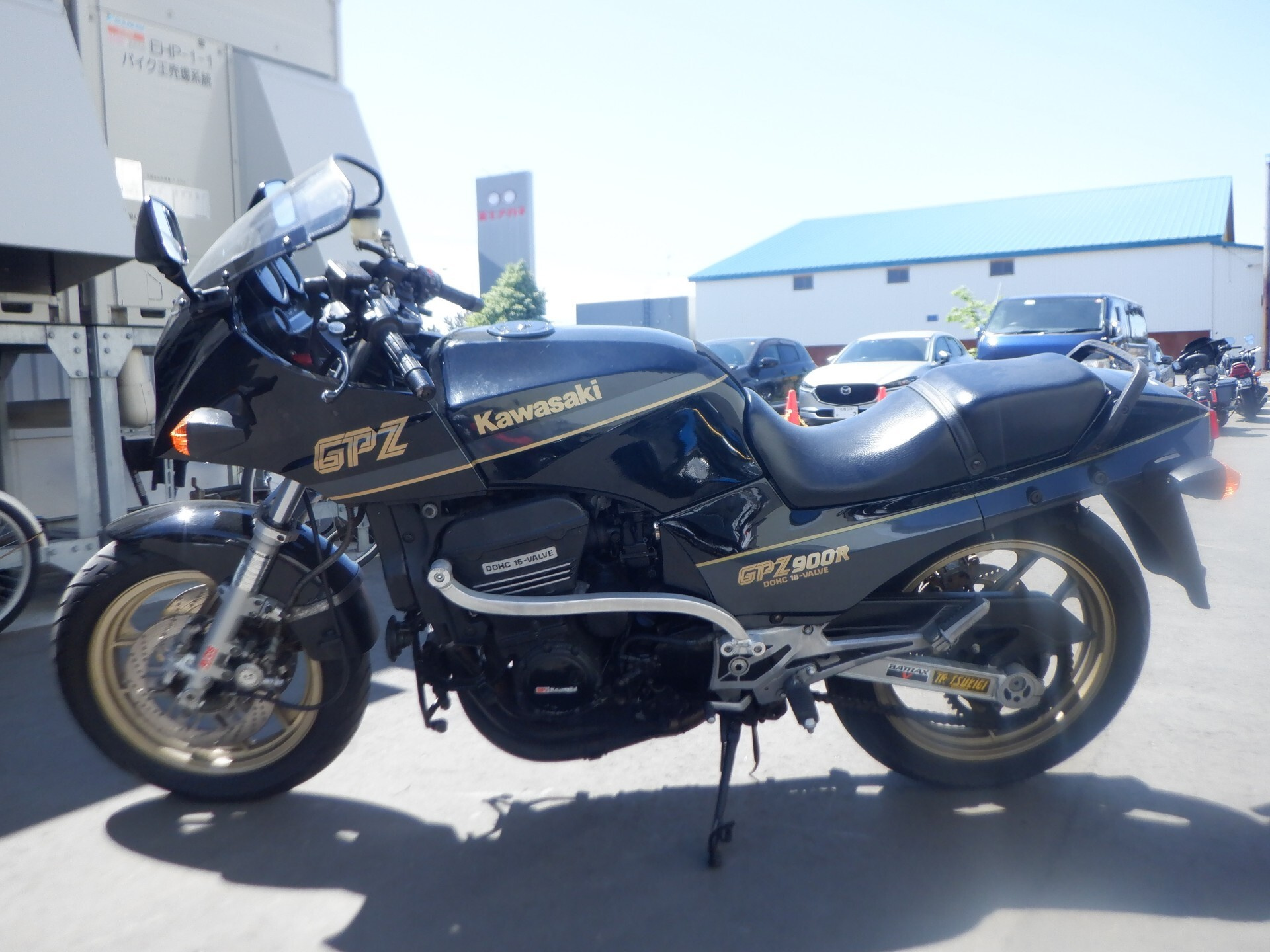 Kawasaki GPZ900R
