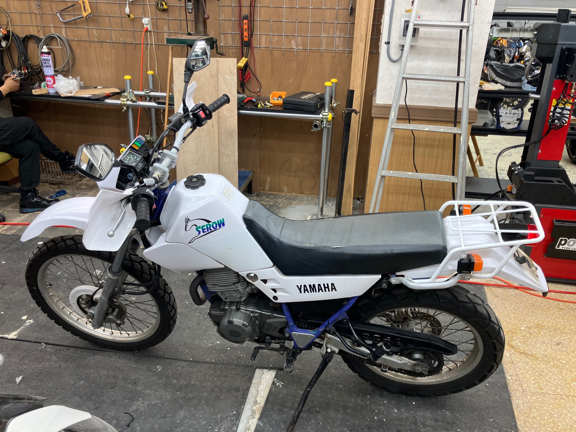Yamaha SEROW 225W