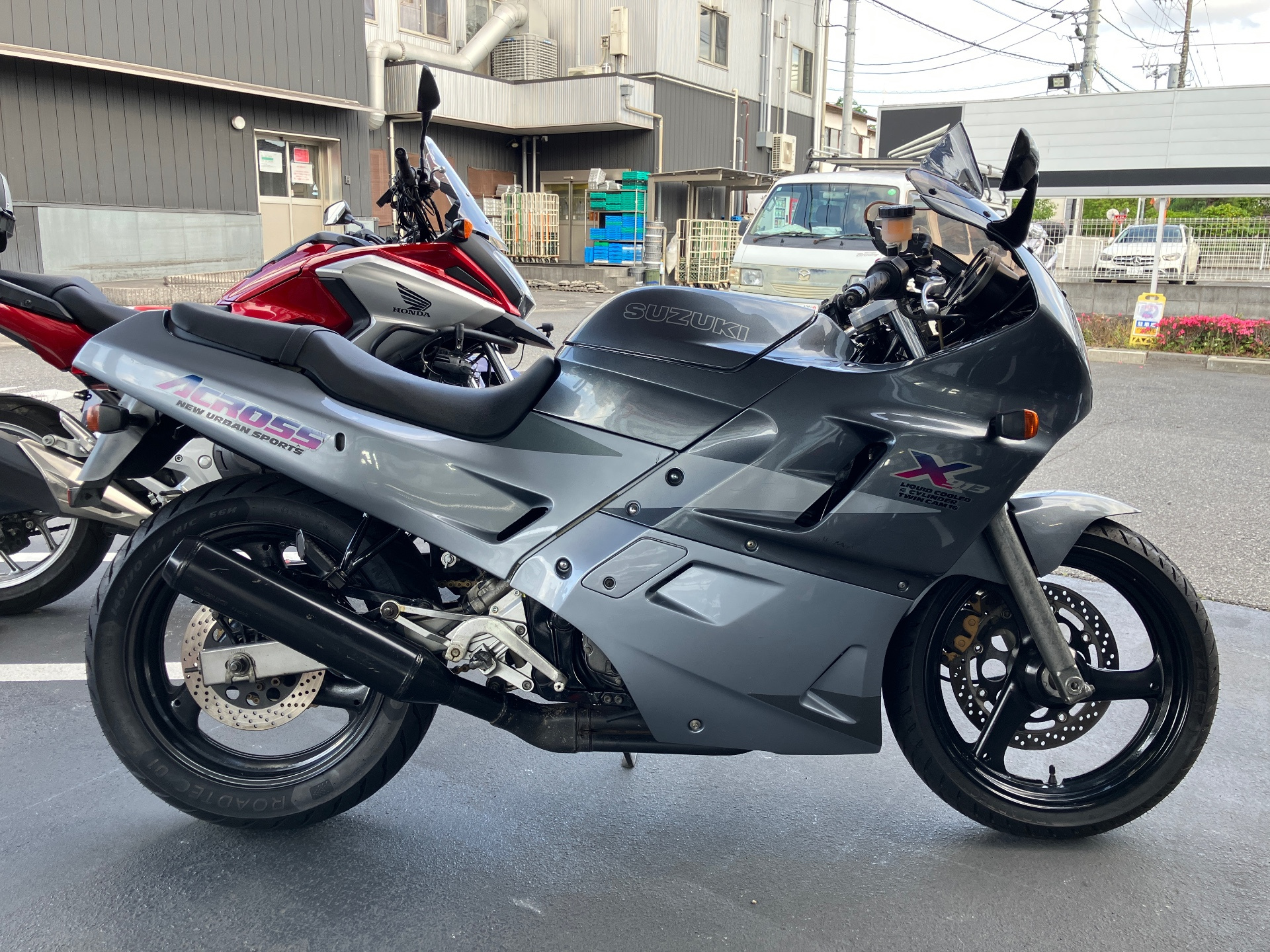 Suzuki ACROSS