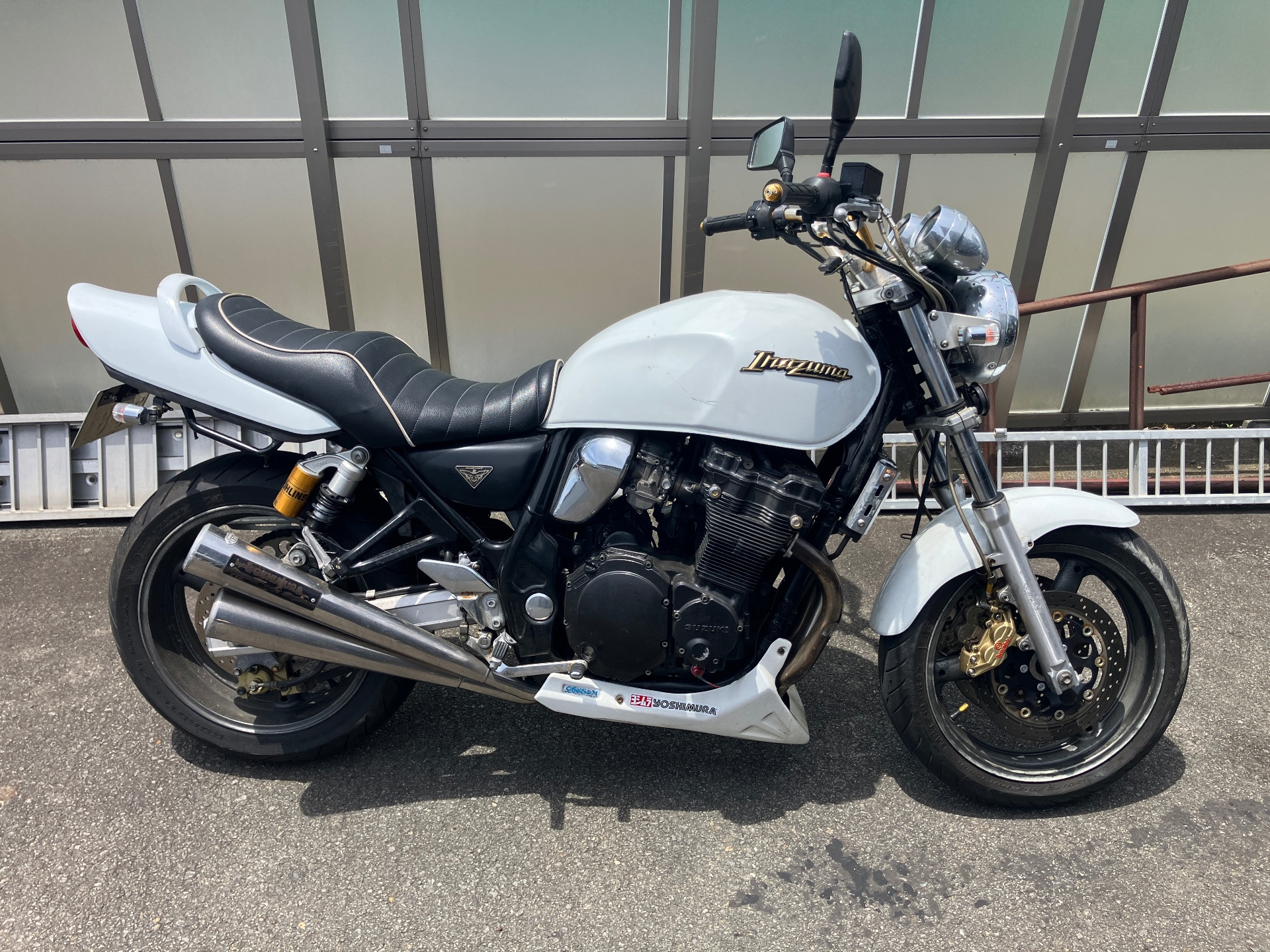 Suzuki INAZUMA 400