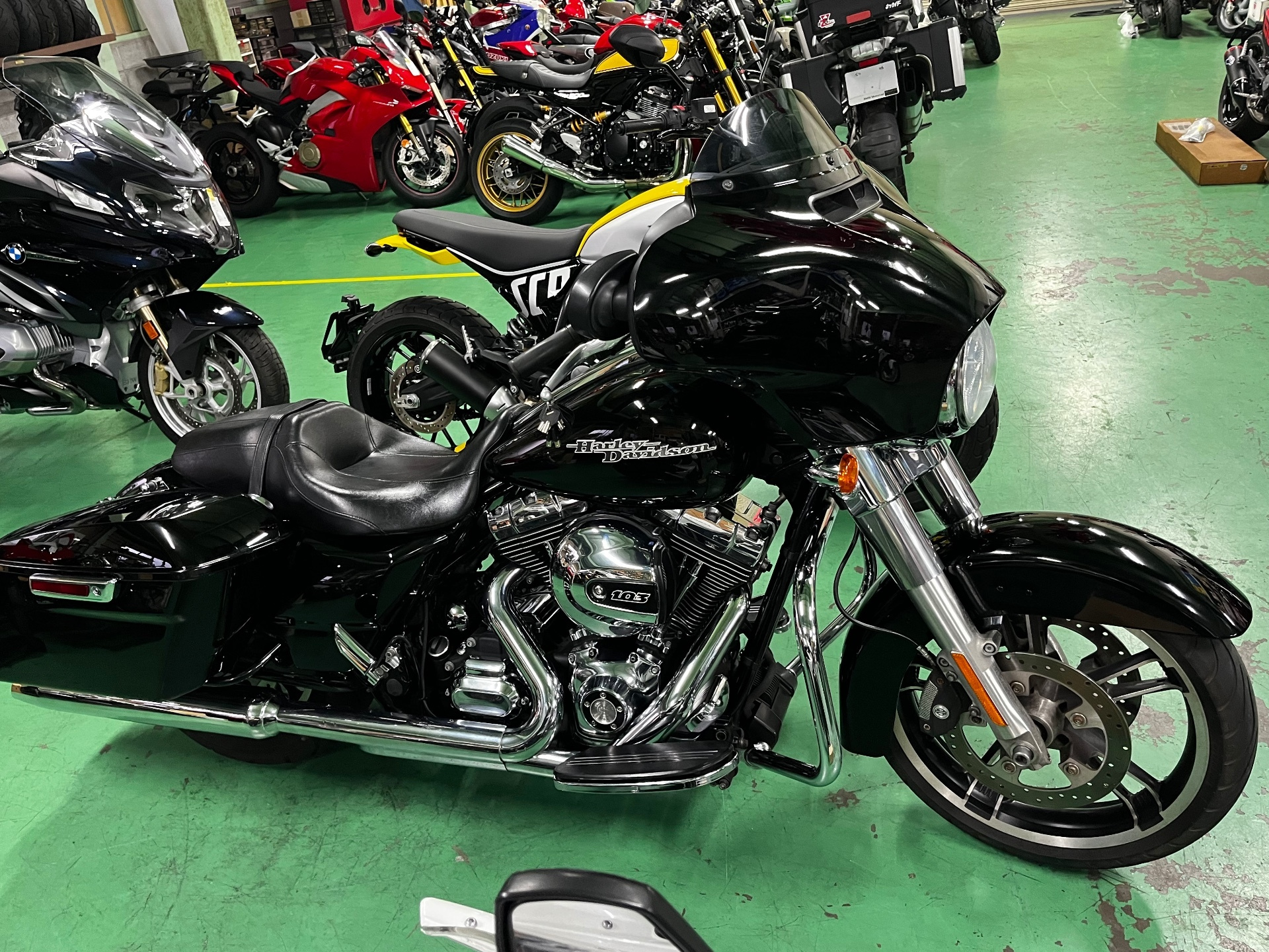 Harley-Davidson HARLEY FLHX1580