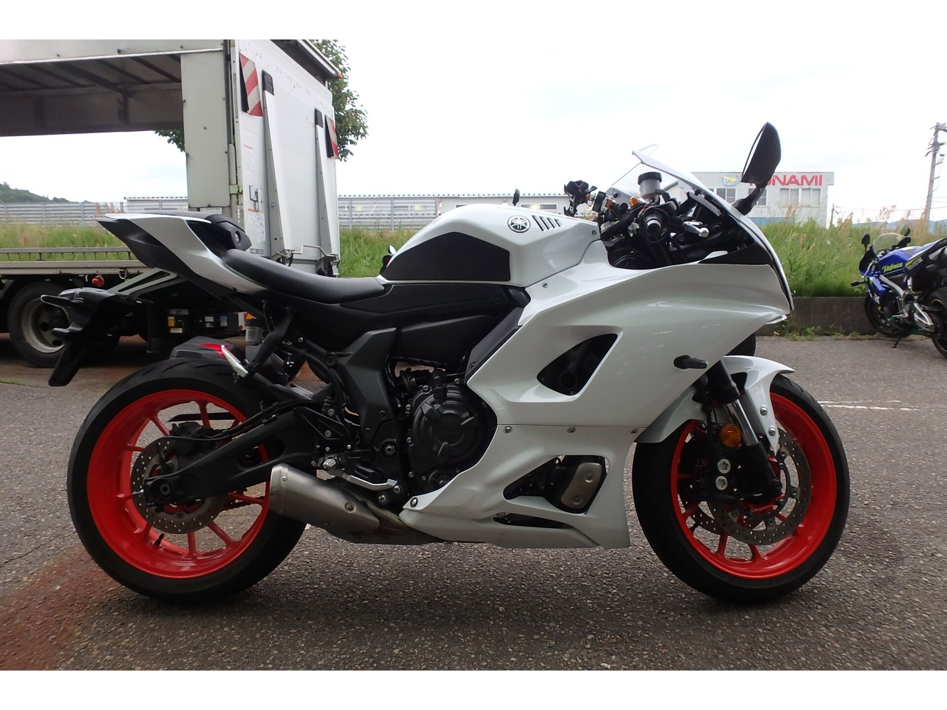 Yamaha YZF-R7