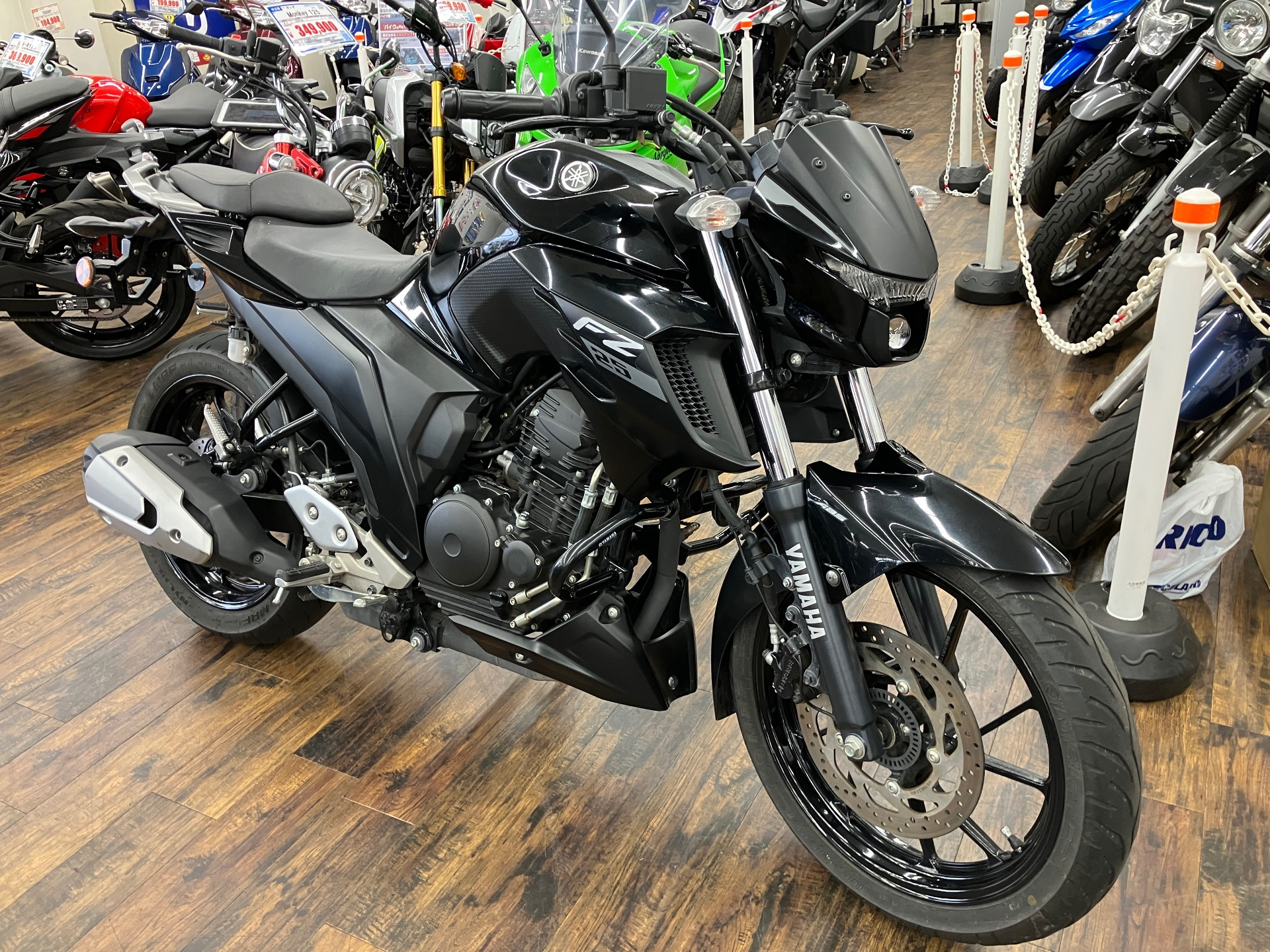 Yamaha FZ250