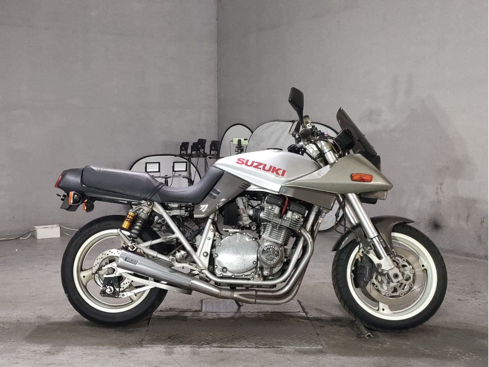 Suzuki GSX750S KATANA