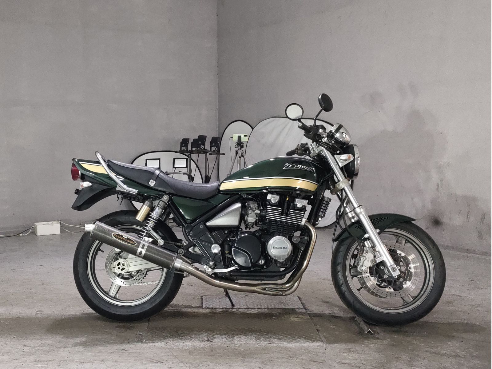 Kawasaki ZEPHYR400K