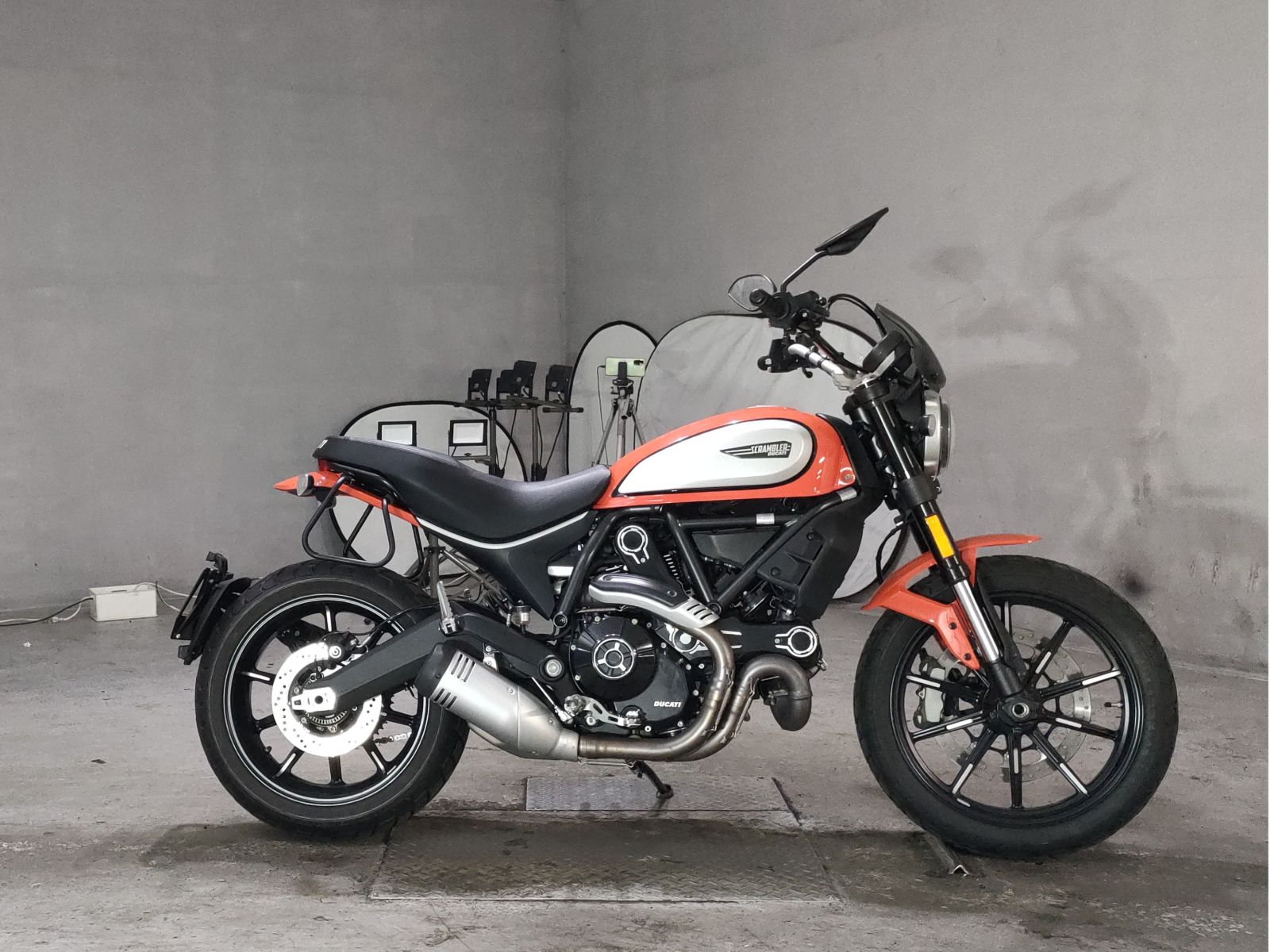 OTHER DUCATI SCRAMBLER ICON