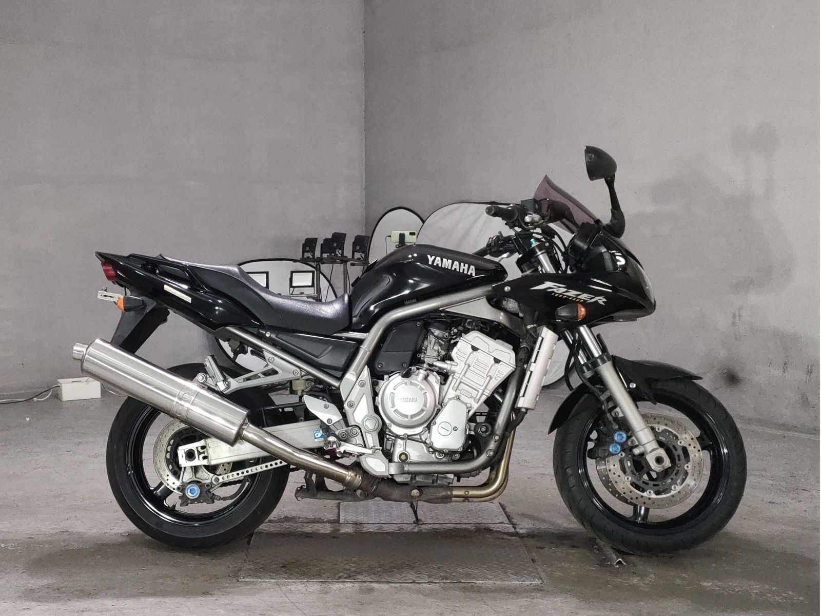 Yamaha FZS1000 FEATHER