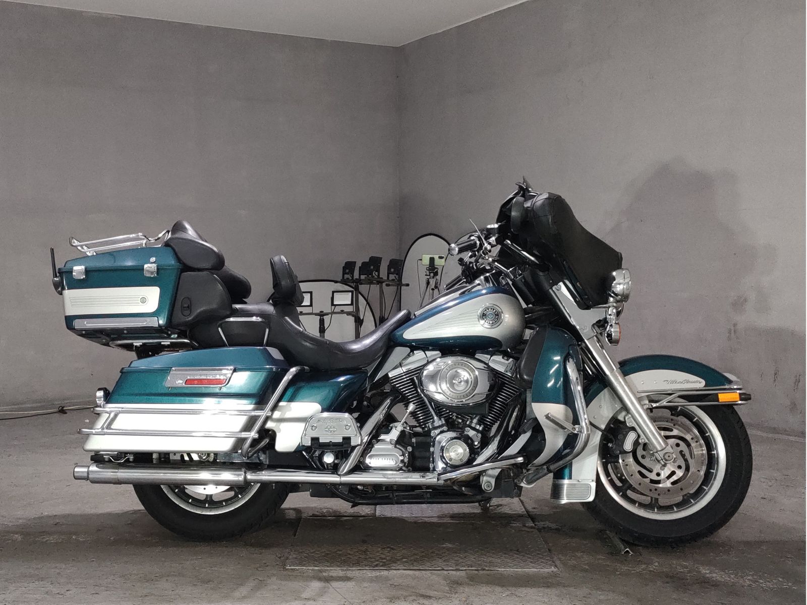 Harley-Davidson HARLEY FLHTCU1580