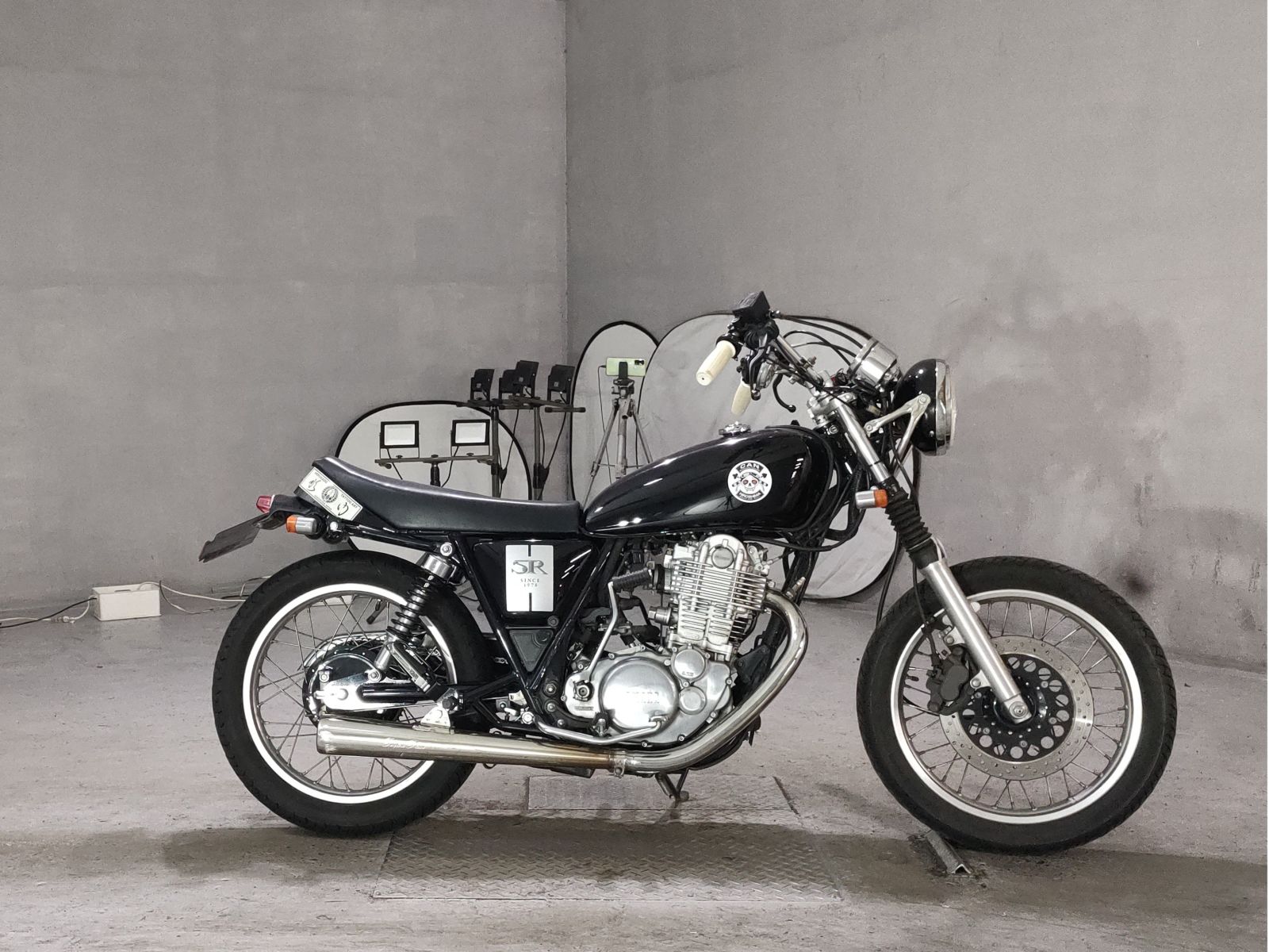 Yamaha SR400-1